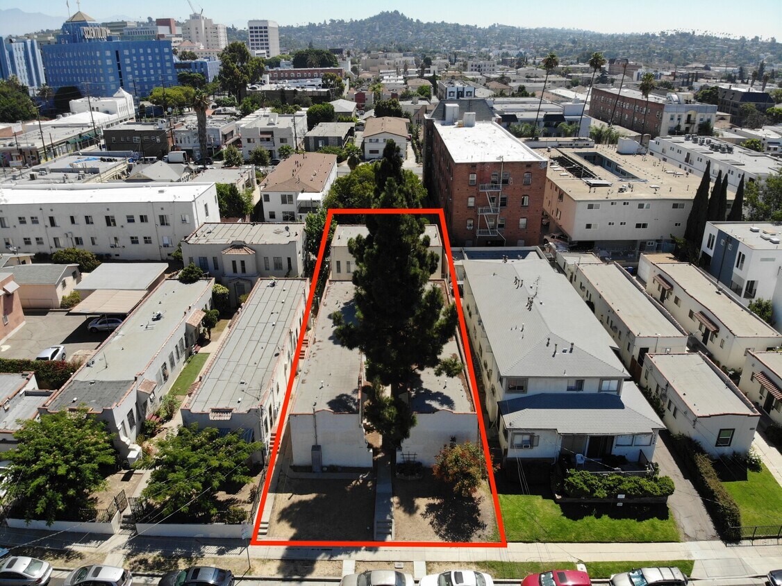 Foto principal - 1240 N Kenmore Ave