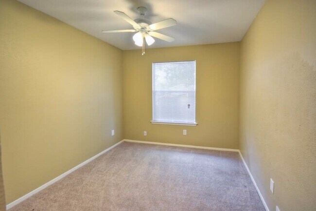 Building Photo - 1514 Rockbrook St