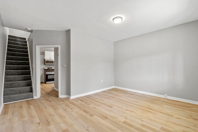 Building Photo - Newly Renovated 2 Bed, 1 Bath House in Haz...