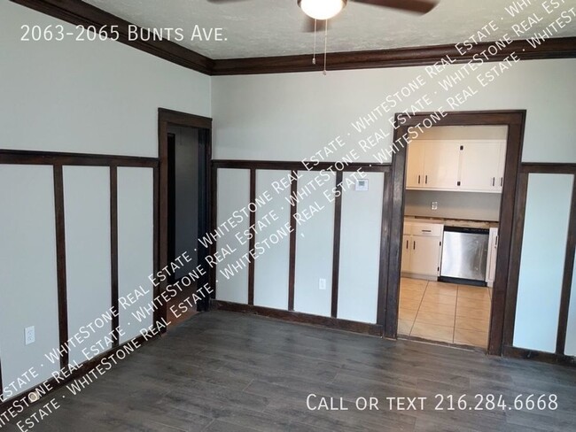 Building Photo - Lakewood Updated 2 bedroom available now!