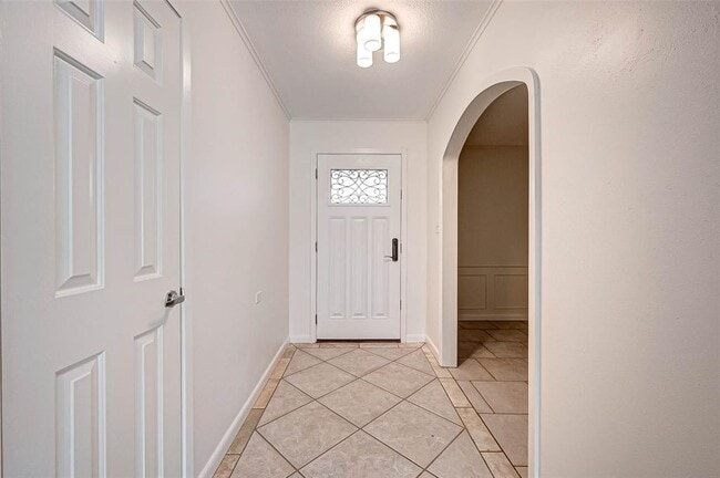 Building Photo - 15623 Boulder Oaks Dr