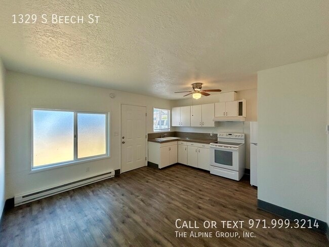 Building Photo - 1329 S Beech St