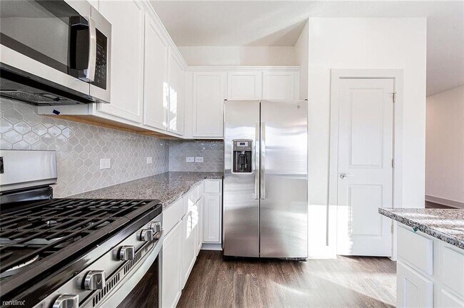 Building Photo - 2168 Local Rebel Loop, Leander, TX 78641 -...