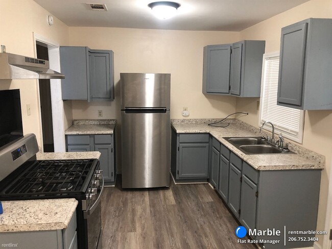 Building Photo - 3 br, 1 bath House - 226 N Hyman St