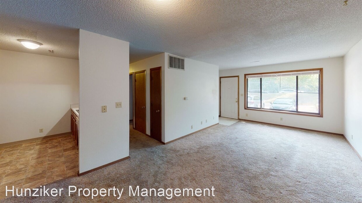 Primary Photo - 2 br, 1 bath Apartment - 208 S. Hyland 208...