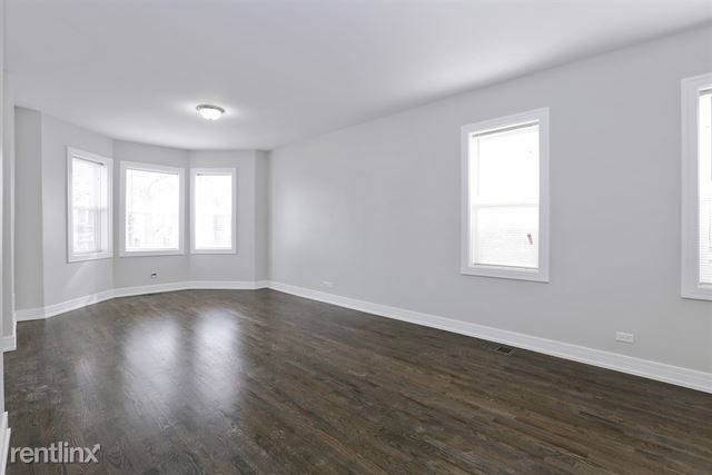 Building Photo - 3126 N Lawndale Ave