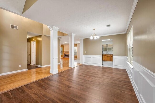 Foto del edificio - 4392 Windmoor Dr NW