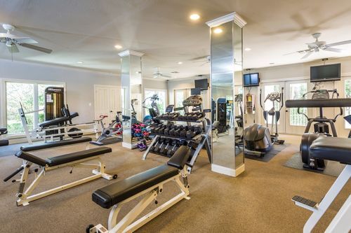 Building Photo - 3700 N Hills Dr