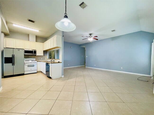 Foto del edificio - 13739 Canyon Hollow Loop