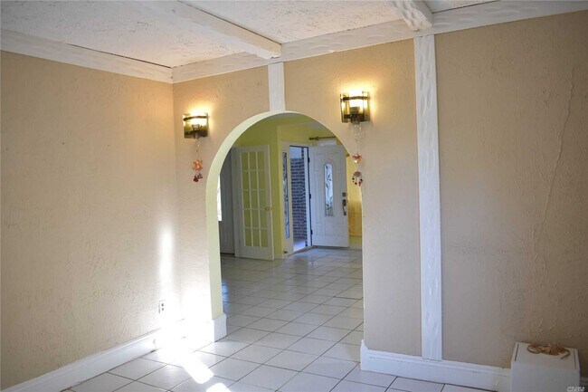 Foto del edificio - 90 E John St