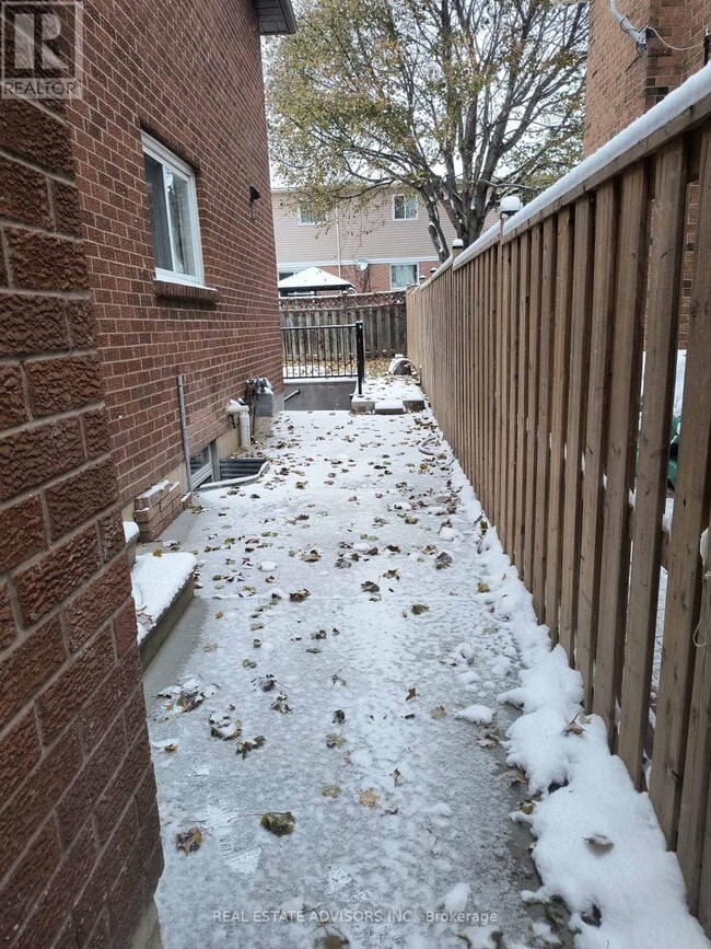Building Photo - 79 Gates Crescent