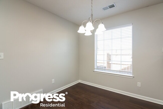 Foto del edificio - 10049 Mill Hill Ave