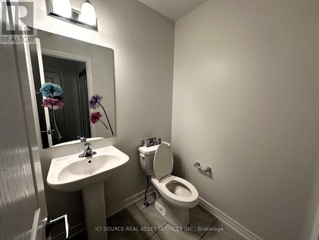 Building Photo - 29 Tabaret Cres