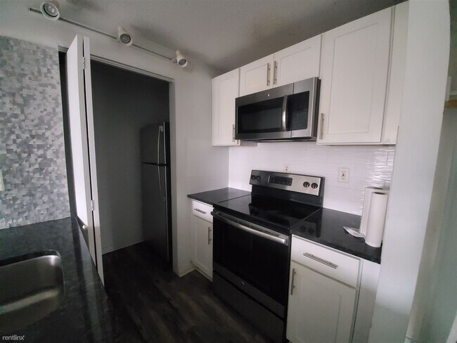 Building Photo - 2 br, 1 bath  - 76 Terrace St Apt G3 G3