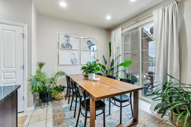 Foto del edificio - 3357 N 150 W