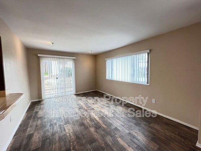 Foto del edificio - 1008 Santa Fe Dr