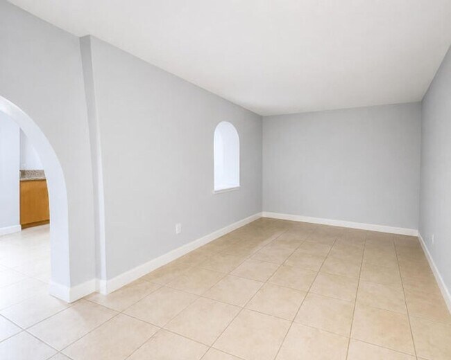 Foto del edificio - 1223 W 27th St
