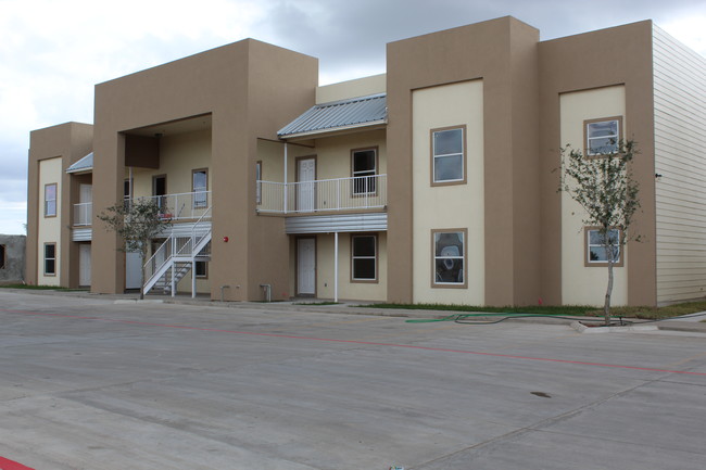 Building Photo - Robindale Apartments