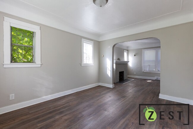 Building Photo - WELCOME TO YOUR FAVORITE 3BD!