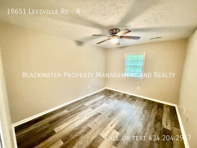 Foto del edificio - 19651 Leesville Rd