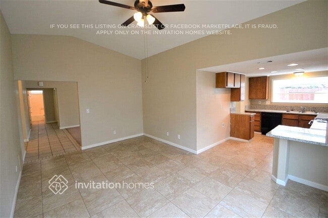Building Photo - 7401 Blackthorne Way