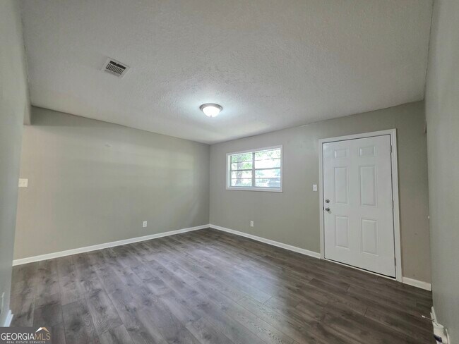 Foto del edificio - 3460 Meadowview Dr