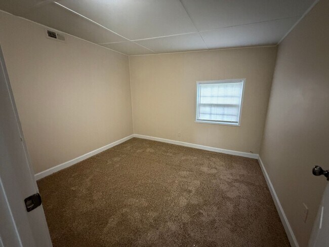 Foto del edificio - One Bedroom Home