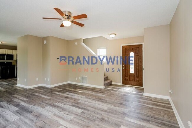 Building Photo - Greenwood 3 bed Fenced Yard - Move In Special