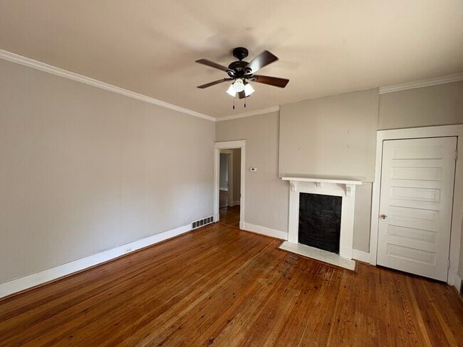 Building Photo - 315 Columbia Rd