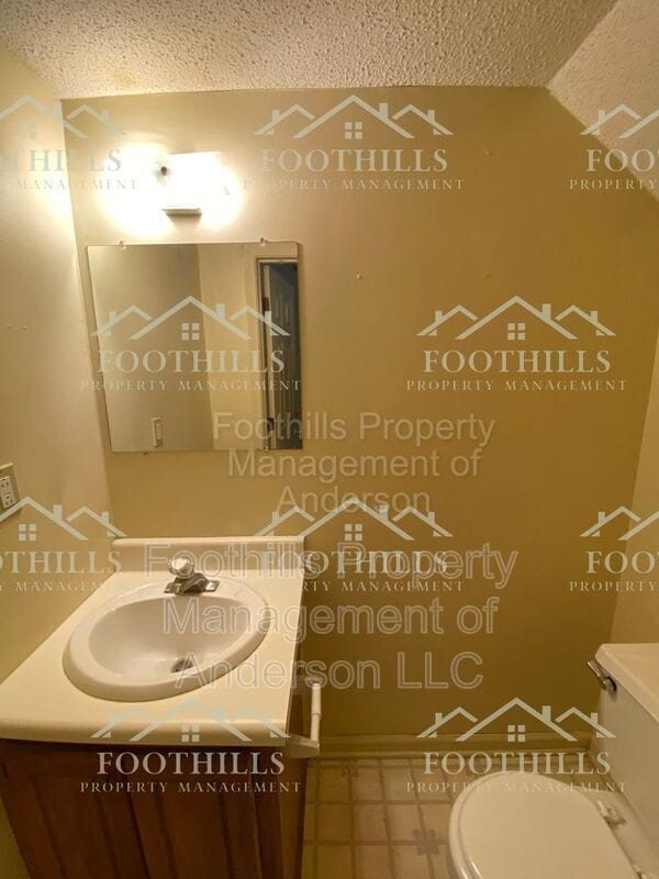 Building Photo - 121 Woodland Dr
