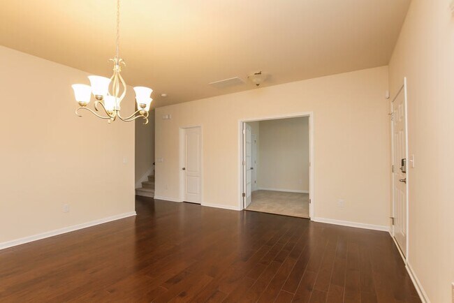 Building Photo - 186 Glastonbury Dr