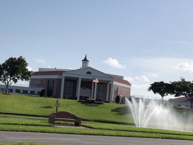 1/1 Condo in Century Village - Condo for Rent in Deerfield Beach, FL