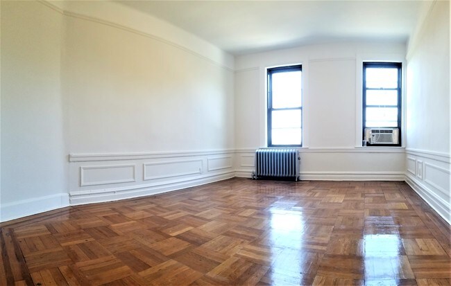 Building Photo - 1 Parade Pl