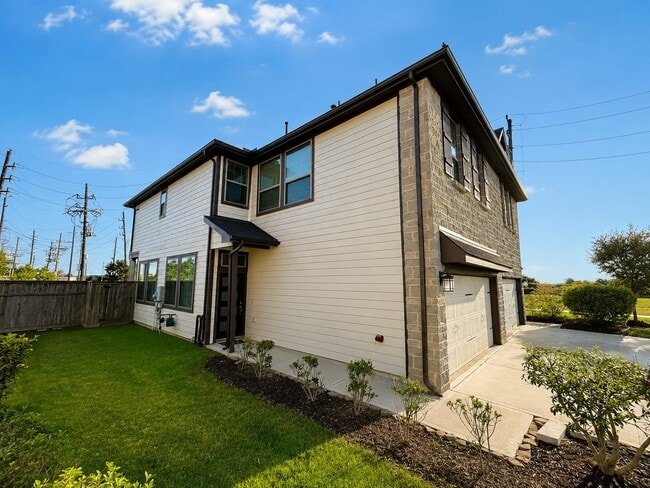 Building Photo - 5255 Pr Ter Ln
