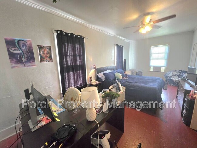 Foto del edificio - 217 W Belmont St