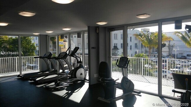 Foto del edificio - 1255  COLLINS AV 208 Miami Beach Fl 33139