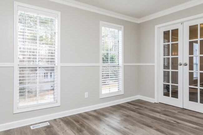 Building Photo - 445 Ridgedale Way