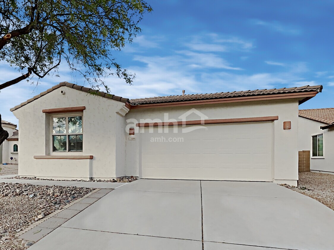 Foto principal - 12659 N Maize Dr