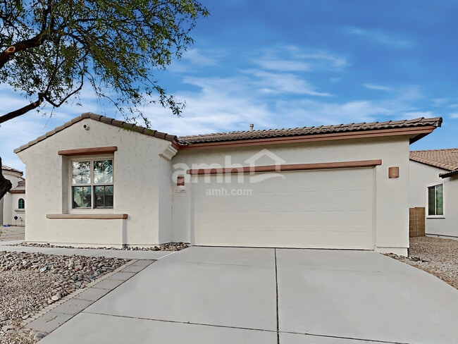 Building Photo - 12659 N Maize Dr
