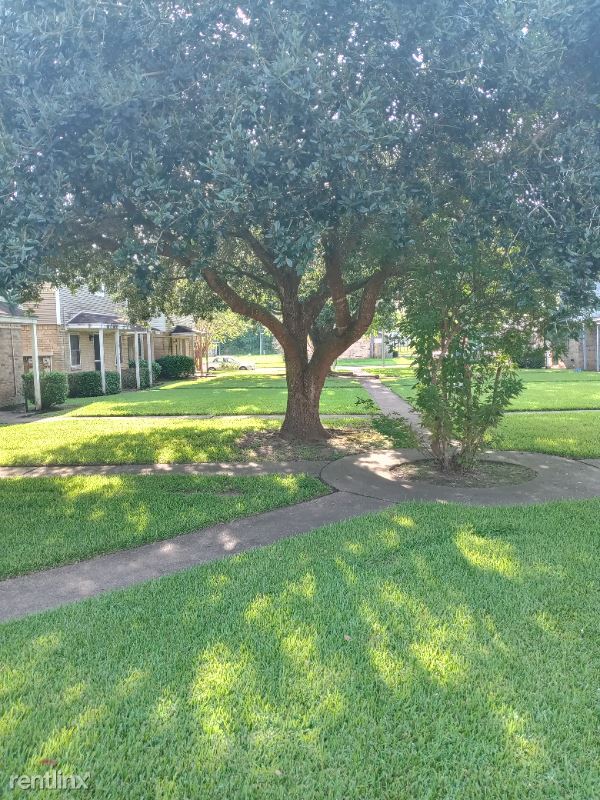 Building Photo - 6040 Bedford Dr