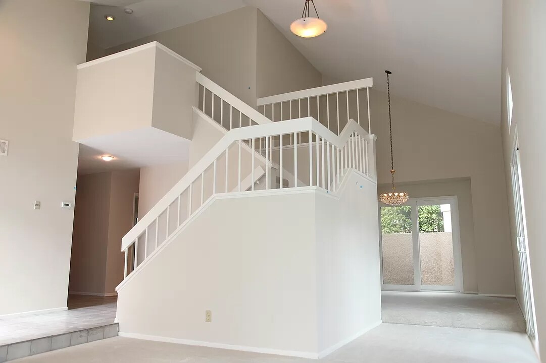 Building Photo - 10442 Colina Way