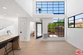 Foto del edificio - 29233 Heathercliff Rd