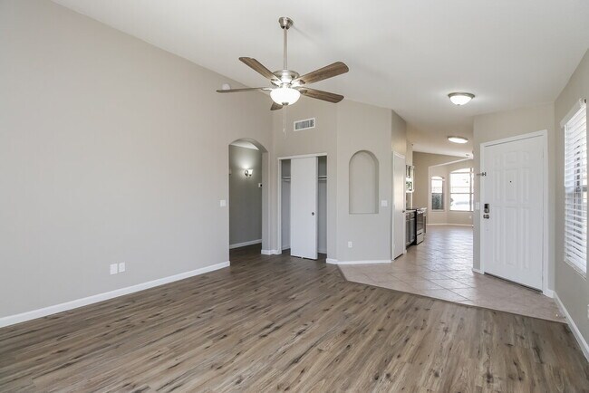 Building Photo - 2267 E Arabian Dr