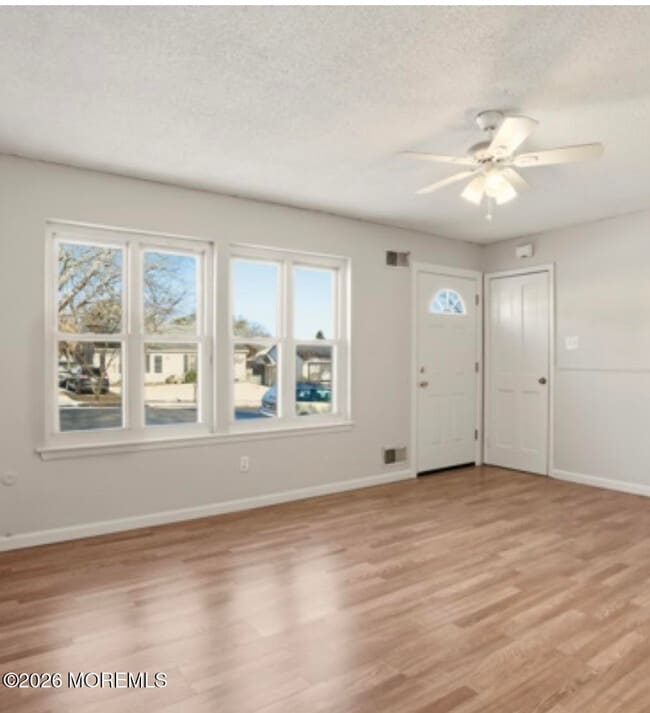 Building Photo - 123 Village Dr