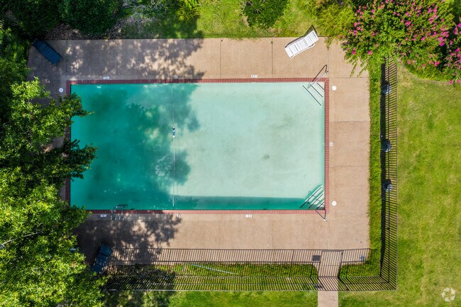 Piscina - Avery Park Apartments