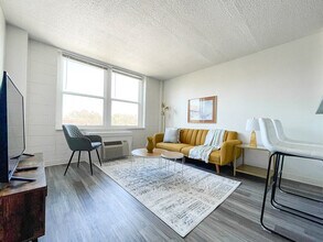 Building Photo - 2515 Burnet Ave