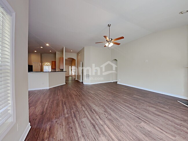 Foto del edificio - 7604 Cole Ln