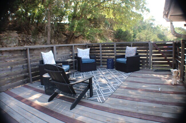 Foto del edificio - 1307 Sherry Ln