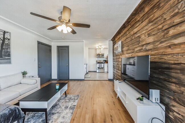 Building Photo - South Bannock Apartments