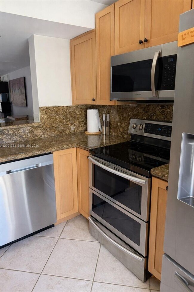 Foto del edificio - 2661 NE 164th St